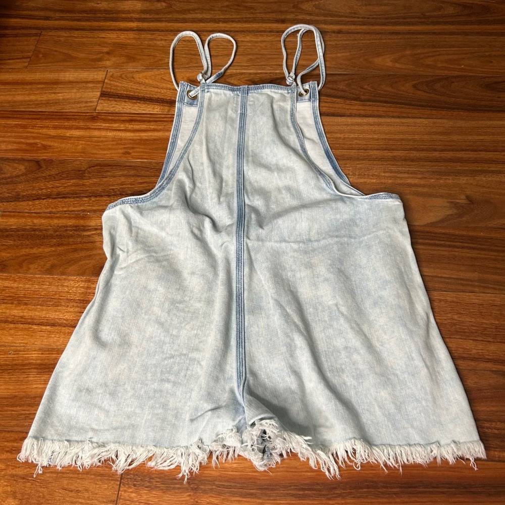Aerie Light Wash Denim relaxed Shortalls Frayed Hem Adjustable Straps M - Picture 7 of 9